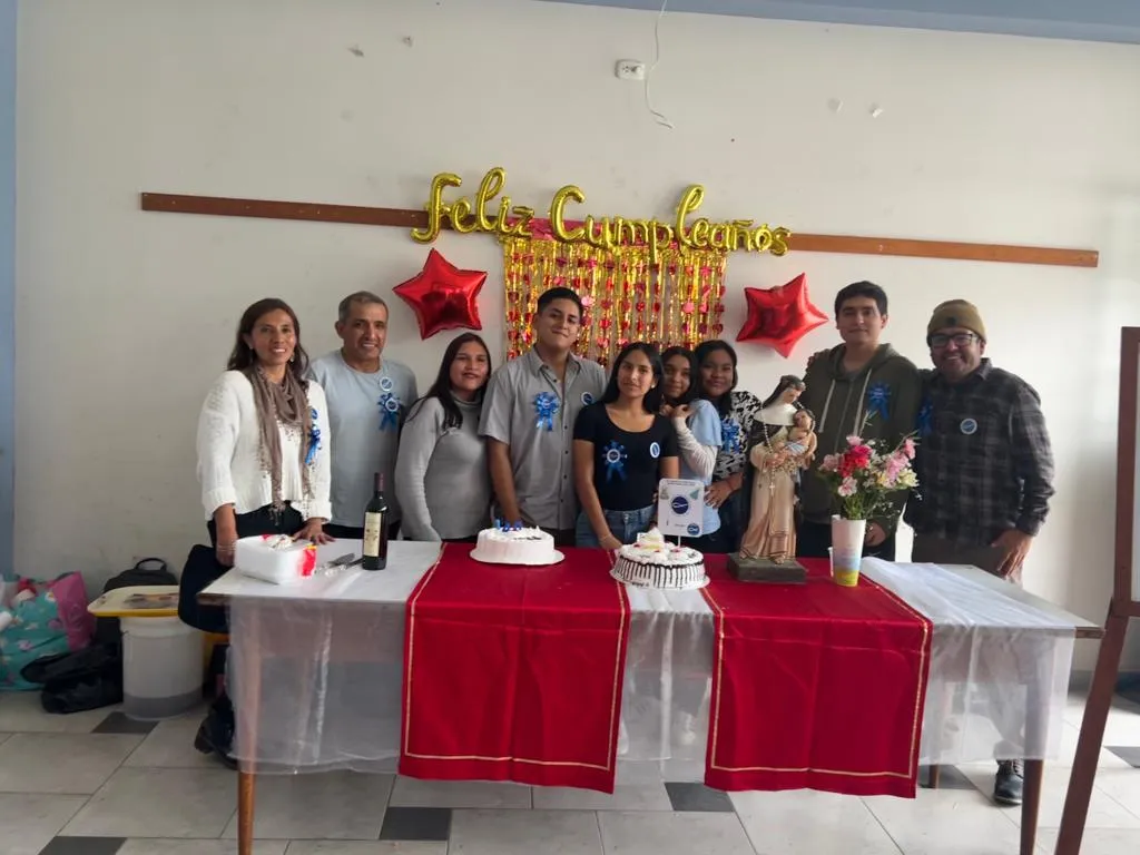 La familia vicentina de la Conferencia Santa Rosa de Lima celebrando el aniversario